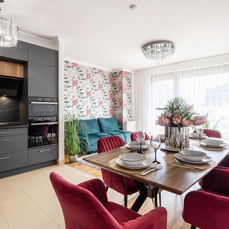 Penthouse Three Bedrooms, Three Balconies Apartment With Free Parking In Kiraly Street Budapeste Exterior foto