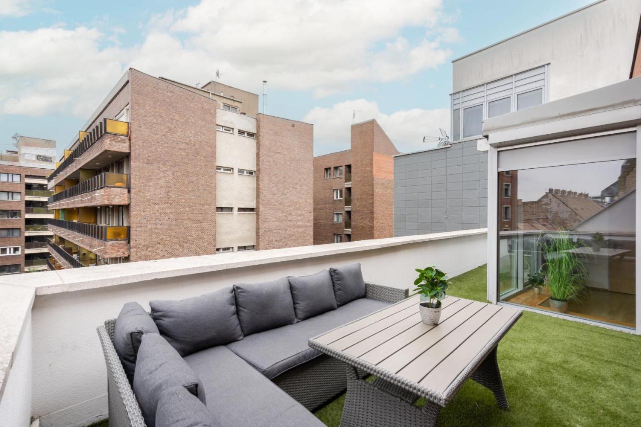 Penthouse Three Bedrooms, Three Balconies Apartment With Free Parking In Kiraly Street Budapeste Exterior foto